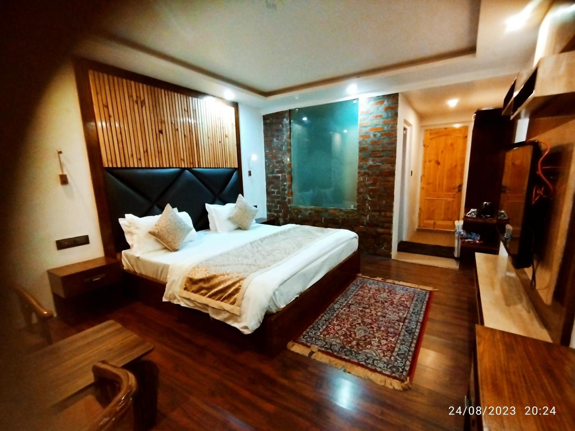 Hotel Lidder Palace Пагалґем Екстер'єр фото